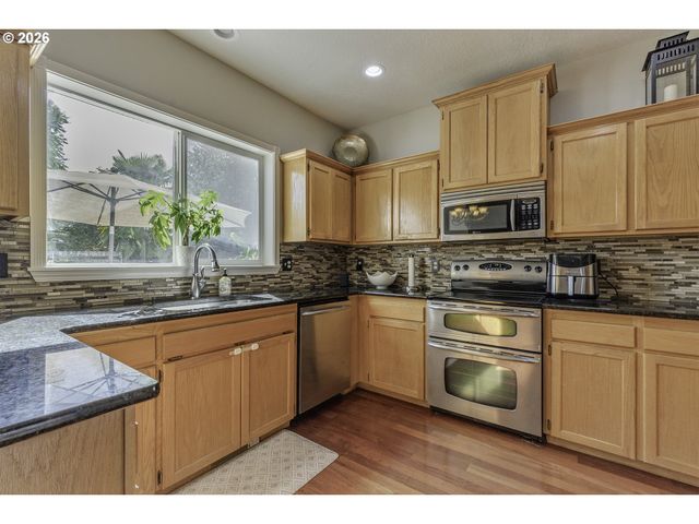 1204 33RD Pl, Forest Grove, OR 97116