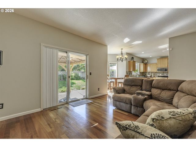 1204 33RD Pl, Forest Grove, OR 97116
