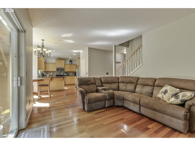 1204 33RD Pl, Forest Grove, OR 97116