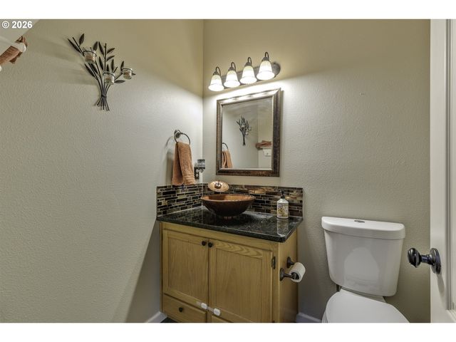 1204 33RD Pl, Forest Grove, OR 97116