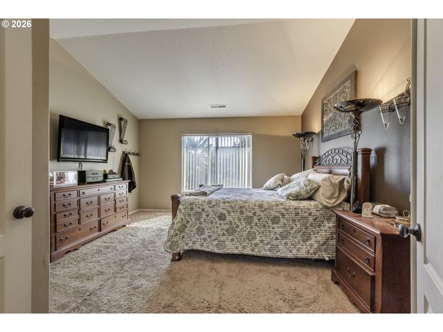 1204 33RD Pl, Forest Grove, OR 97116