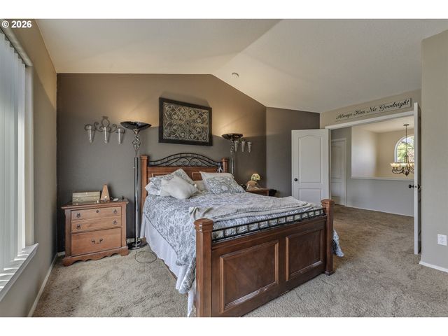 1204 33RD Pl, Forest Grove, OR 97116