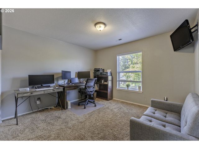 1204 33RD Pl, Forest Grove, OR 97116