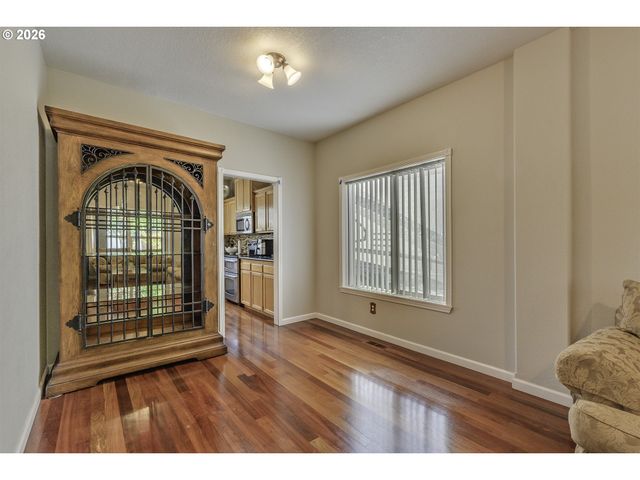 1204 33RD Pl, Forest Grove, OR 97116
