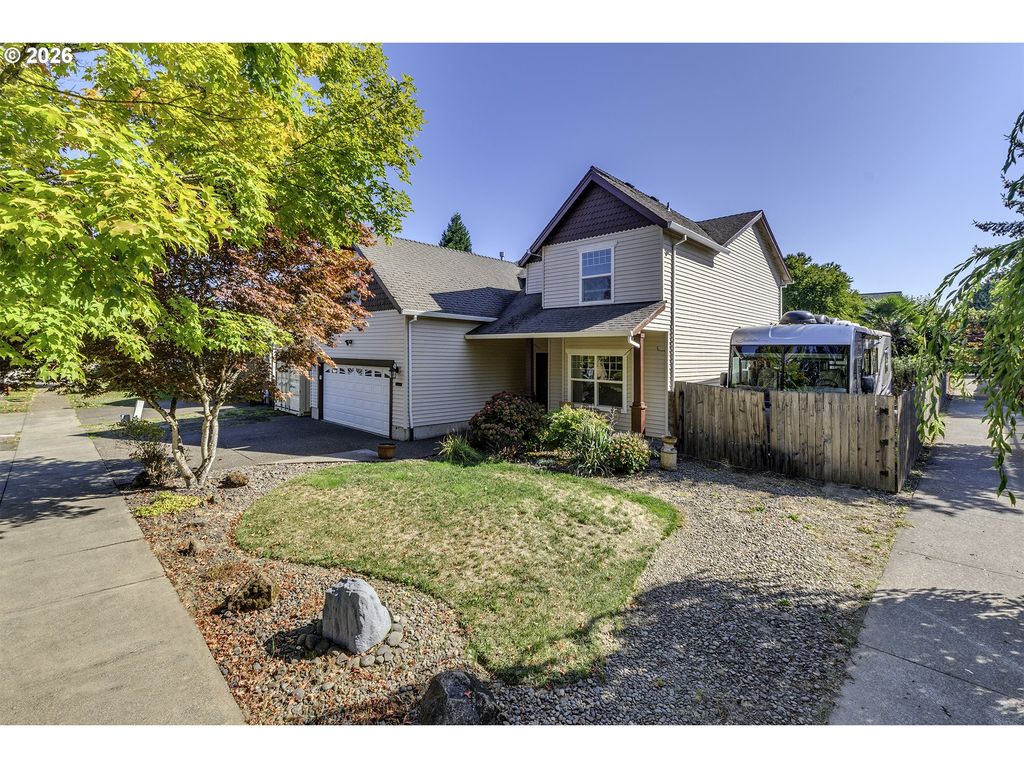 1204 33RD Pl, Forest Grove, OR 97116