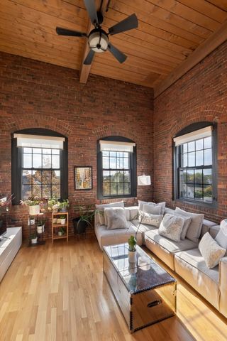 50 Rantoul St 511, Beverly, MA 01915
