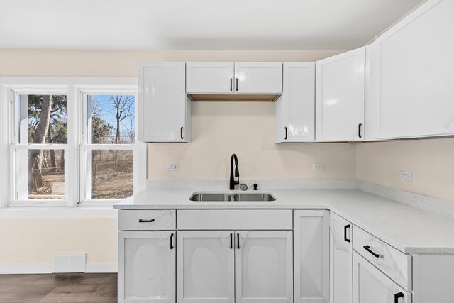 330 HICKORY Street, Chicago Heights, IL 60411