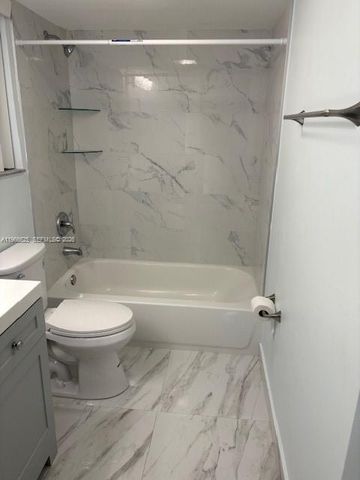 15539 N Miami Lakeway N 201-22, Miami Lakes, FL 33014