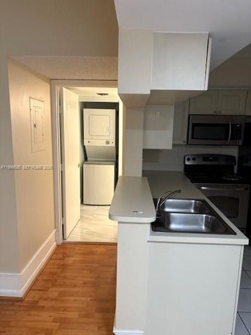 15539 N Miami Lakeway N 201-22, Miami Lakes, FL 33014