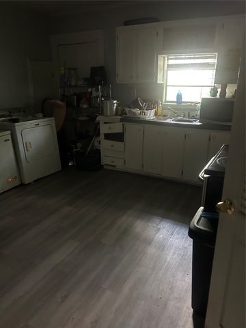 2705 Warren Avenue, Dallas, TX 75215