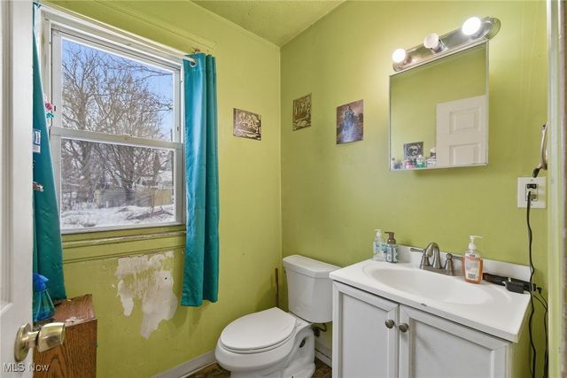 4 Forest Street, Elyria, OH 44035