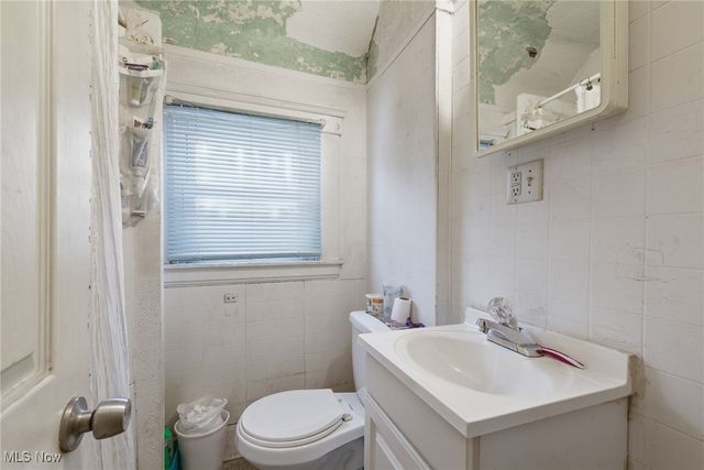 4 Forest Street, Elyria, OH 44035