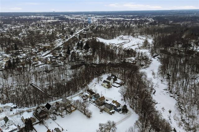 4 Forest Street, Elyria, OH 44035