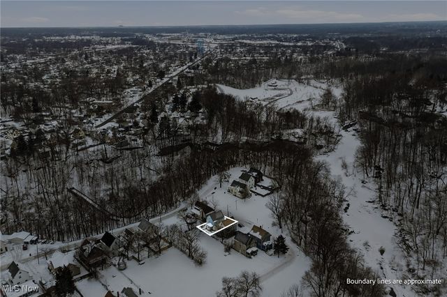 4 Forest Street, Elyria, OH 44035