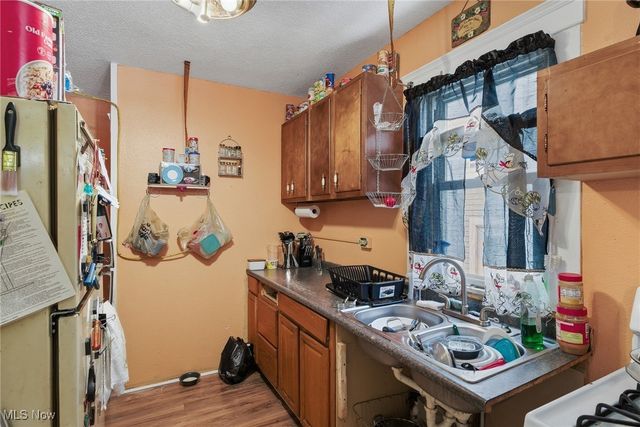 4 Forest Street, Elyria, OH 44035