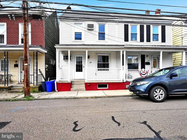 24 S NICHOLS ST, Saint Clair, PA 17970