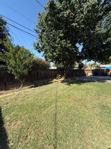 2544 E Gettysburg E, Fresno, CA 93726