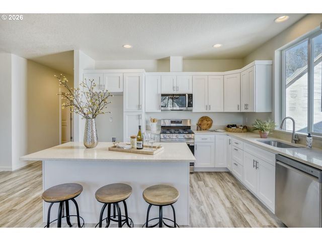 9358 GLORY Ct Ne, Salem, OR 97305