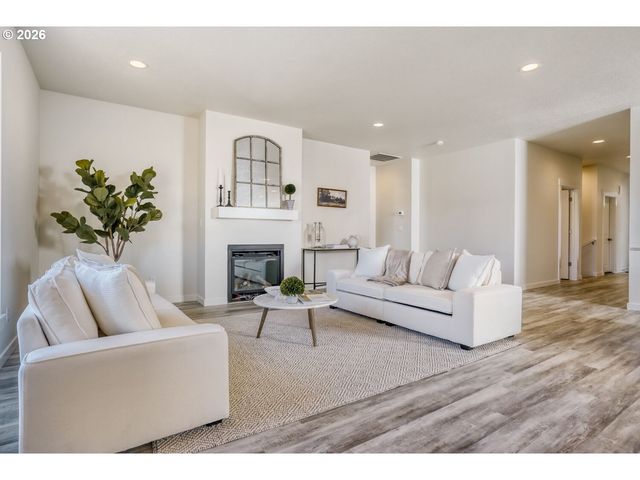 9358 GLORY Ct Ne, Salem, OR 97305