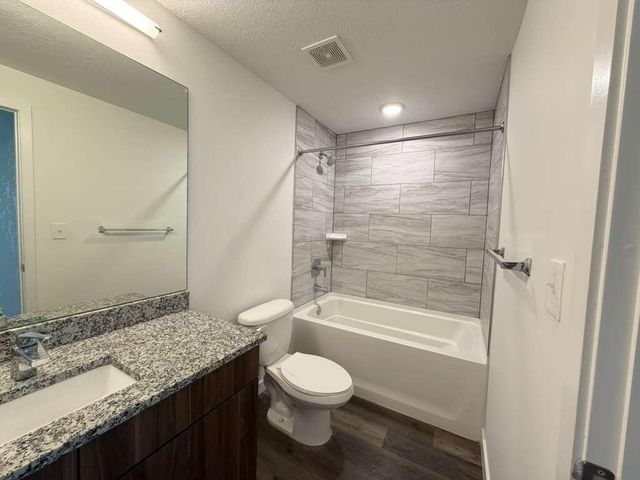 4260 Lakewood Road 205, Lake Worth Beach, FL 33461