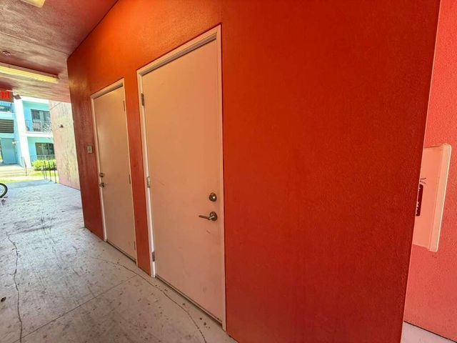 4260 Lakewood Road 205, Lake Worth Beach, FL 33461