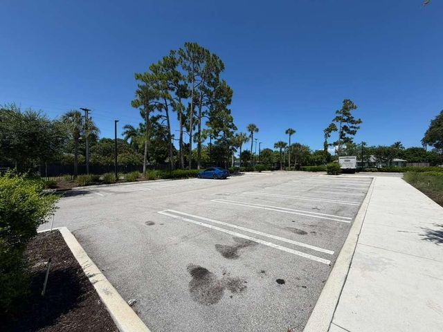 4260 Lakewood Road 205, Lake Worth Beach, FL 33461