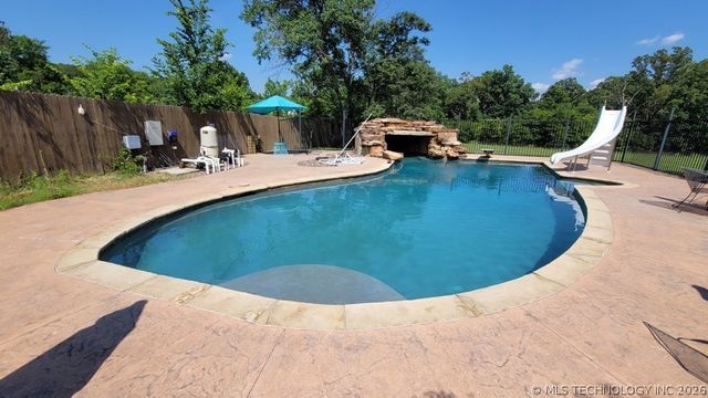 18007 Marian Avenue, Claremore, OK 74017