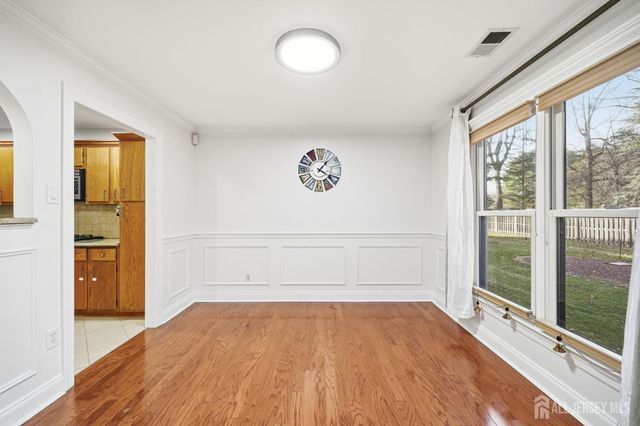 85 Laurel Hollow Court, Edison, NJ 08820