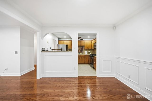 85 Laurel Hollow Court, Edison, NJ 08820