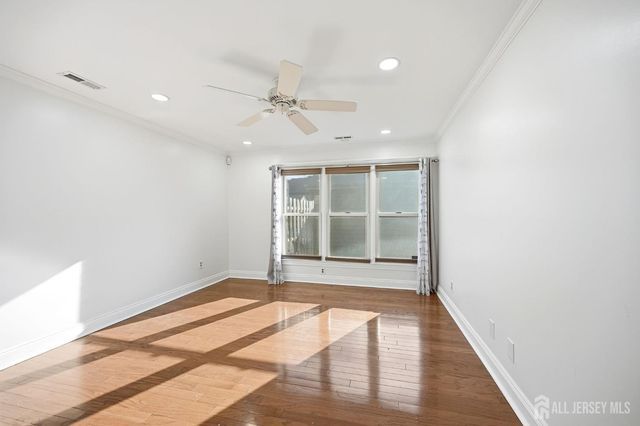 85 Laurel Hollow Court, Edison, NJ 08820