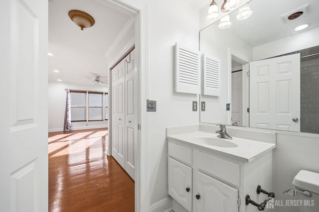 85 Laurel Hollow Court, Edison, NJ 08820