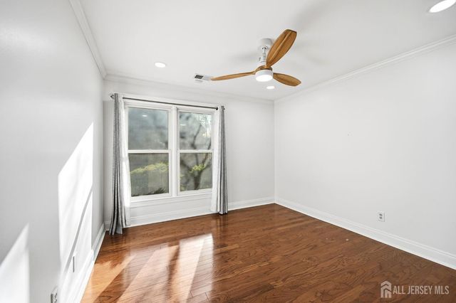 85 Laurel Hollow Court, Edison, NJ 08820