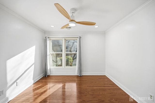 85 Laurel Hollow Court, Edison, NJ 08820