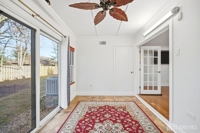 85 Laurel Hollow Court, Edison, NJ 08820