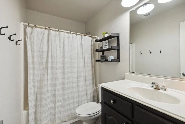 2222 Woodberry Drive, Forney, TX 75126