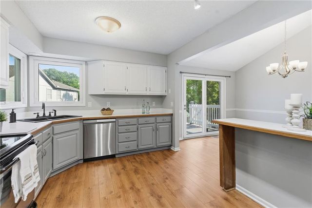 6610 W 158 Terrace, Overland Park, KS 66223