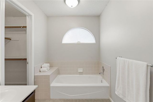 6610 W 158 Terrace, Overland Park, KS 66223