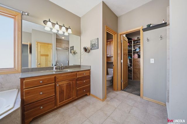 5501 S 90 Street, Lincoln, NE 68526