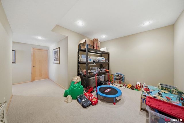 5501 S 90 Street, Lincoln, NE 68526