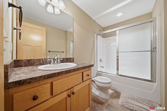 5501 S 90 Street, Lincoln, NE 68526