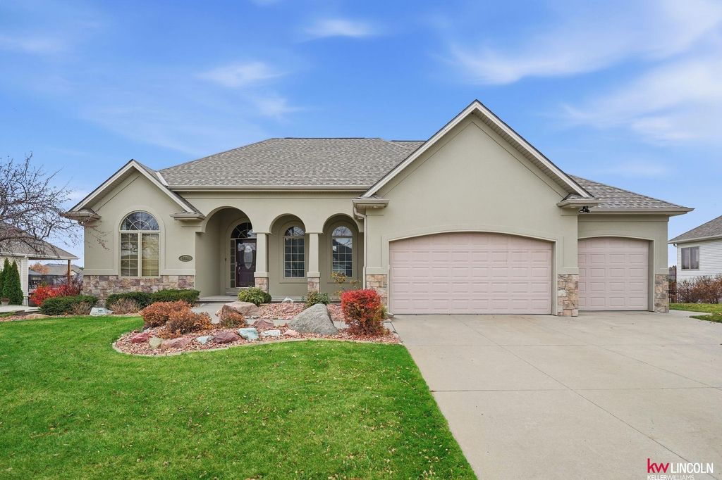 5501 S 90 Street, Lincoln, NE 68526