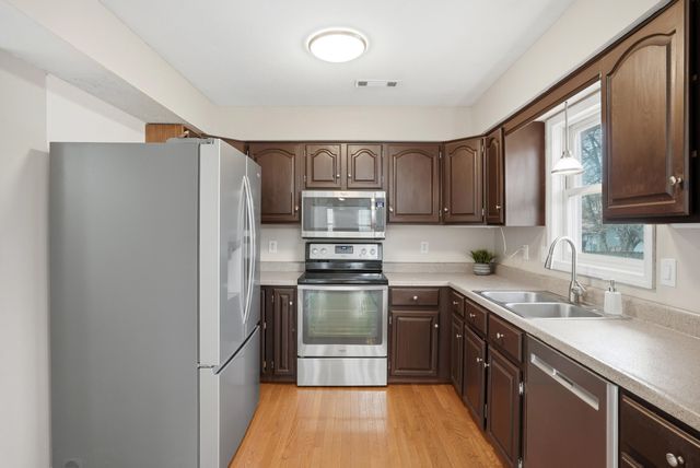 3515 HEDGEWOOD DR, Columbia, MO 65203