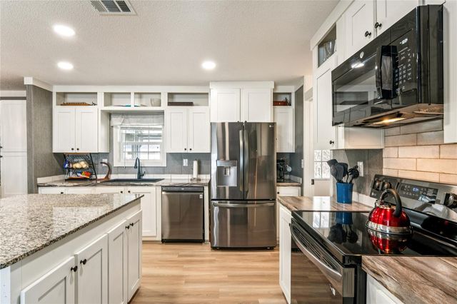 8248 WEATHERFORD AVENUE, Brooksville, FL 34613