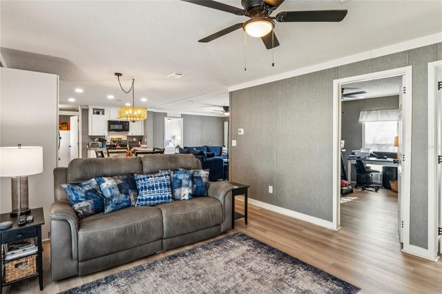 8248 WEATHERFORD AVENUE, Brooksville, FL 34613