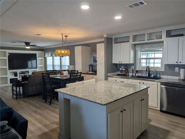 8248 WEATHERFORD AVENUE, Brooksville, FL 34613