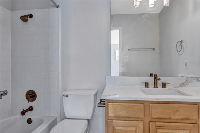 629 Twelve Oaks LN, Austin, TX 78704