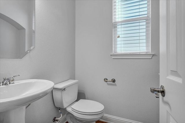 629 Twelve Oaks LN, Austin, TX 78704