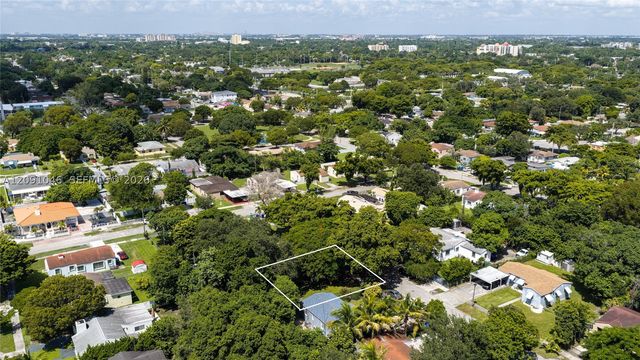 1060 NW 44th St, Miami, FL 33127