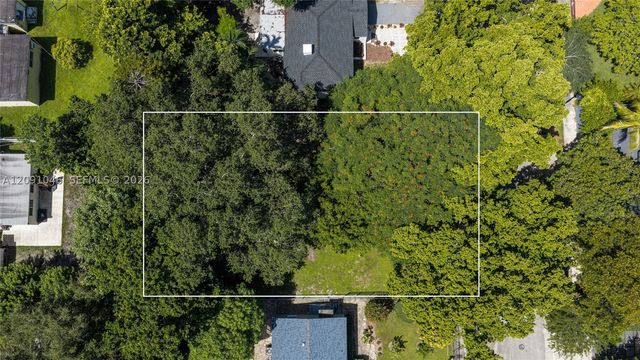 1060 NW 44th St, Miami, FL 33127