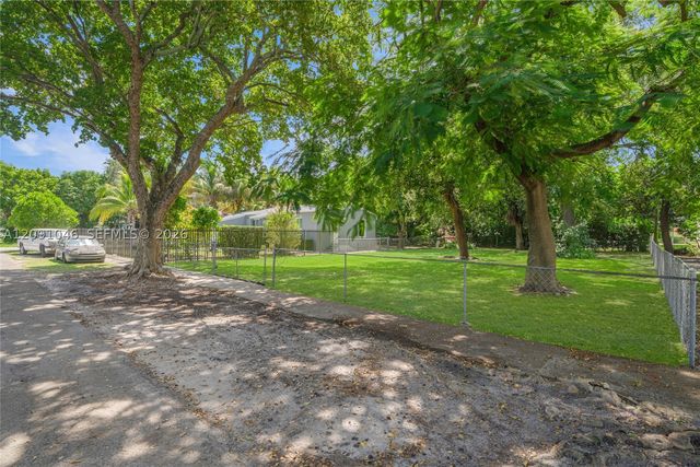 1060 NW 44th St, Miami, FL 33127
